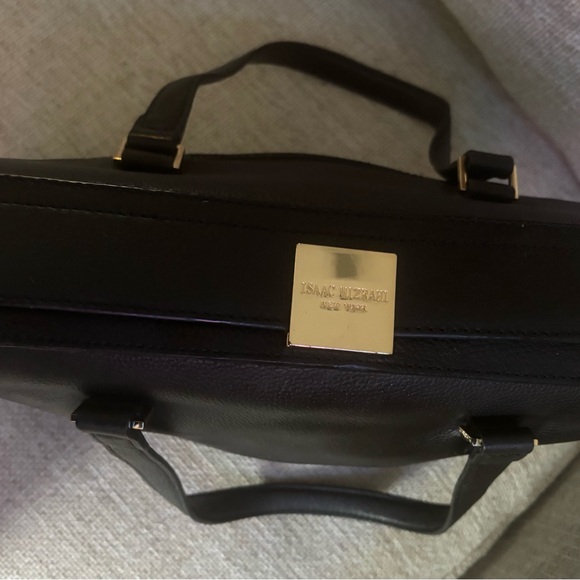 Isaac Mizrahi Elegant Black Shoulder Bag - Picture 5 of 16